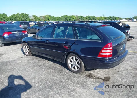 2005 Mercedes-Benz C 240 Luxury 4Matic z USA, uszkodzony, nr VIN WDBRH81JX5F635431